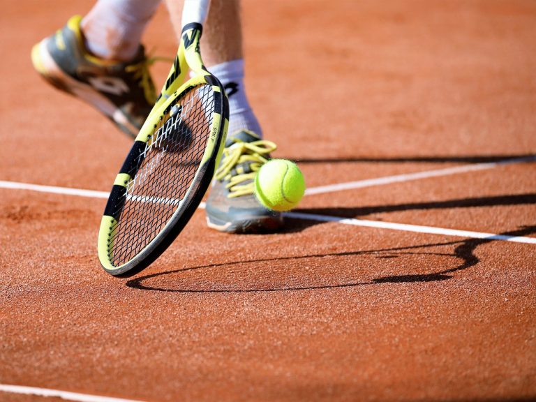 cat dureaza un meci de tenis
